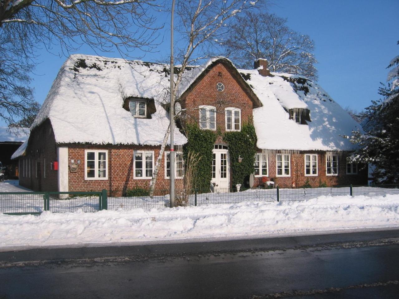 Reiterhof Wollesen Hotel Suederluegum Exterior photo